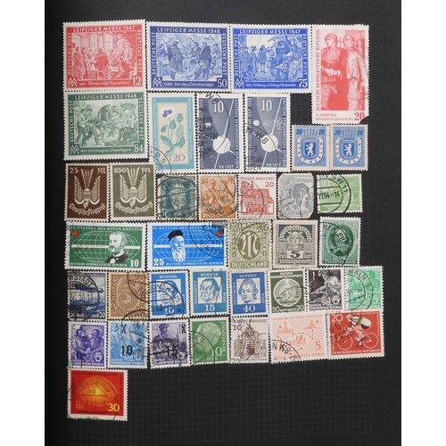 7012 - A worldwide stamp collection in a stock book and albums