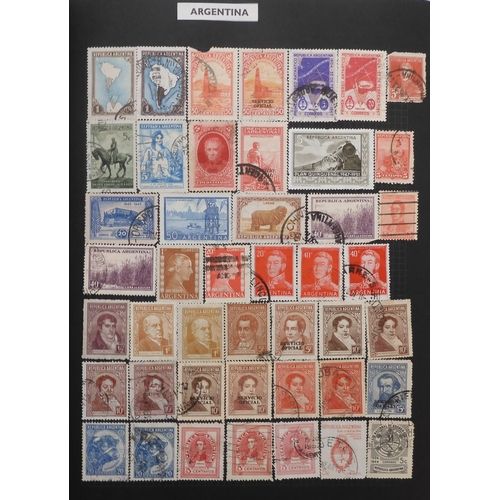 7012 - A worldwide stamp collection in a stock book and albums