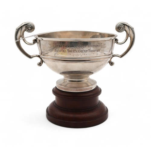 380 - A twin-handled silver trophy cup, by Walker & Hall, Chester 1906, engraved 'PARTICKHILL GOLF SEC... 