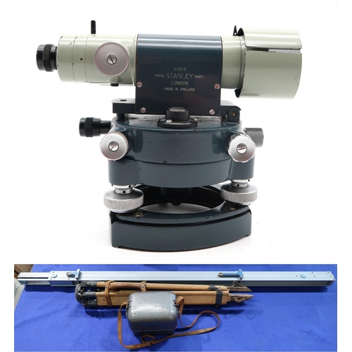 519 - A Stanley surveyor's sight/theodolite, no. 60612, housed in a metal protective case, with substantia... 