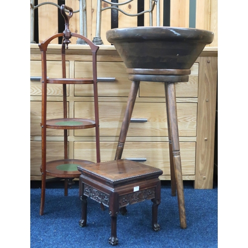 45 - A lot comprising a mid 20th century Hellerware revolving salad bowl on tripod stand, three tier cake... 