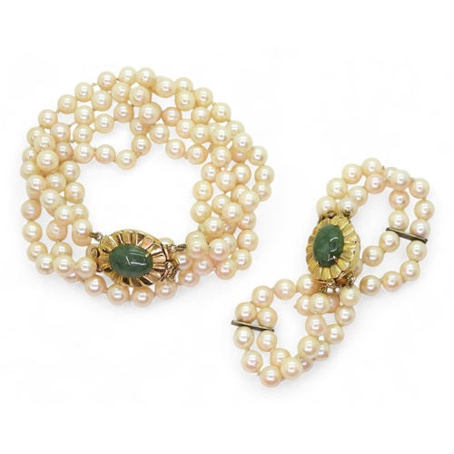 702 - A pearl suite with green hardstone set metamorphic clasps, that on the necklace turns into a pendant... 