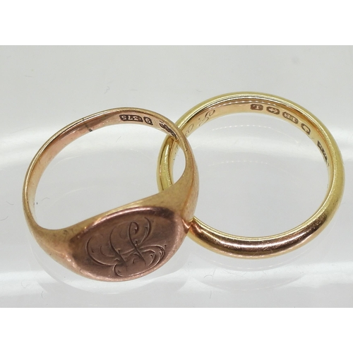 720 - An 18ct gold wedding ring, hallmarked Birmingham 1860 size M, weight 4gms, and a 9ct rose gold signe... 