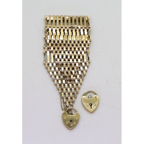 736 - A exceptionally wide gate bracelet, approx 4.2cm, length 17.5cm, together with two 9ct gold heart sh... 