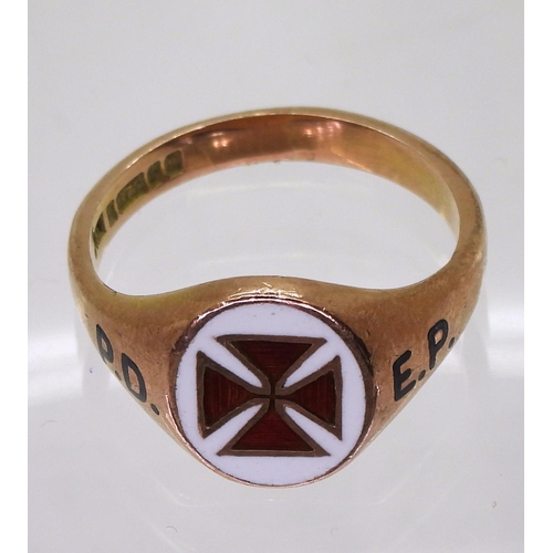 738 - A 9ct rose gold Knights Templar ring with enamel detail, hallmarked Birmingham 1970, size W, weight ... 