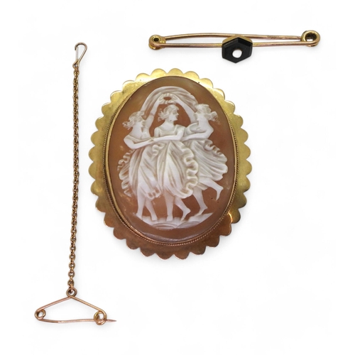 755 - A 9ct gold mounted cameo brooch of the 'Three Graces' together with a 9ct onyx and pearl brooch, wei... 