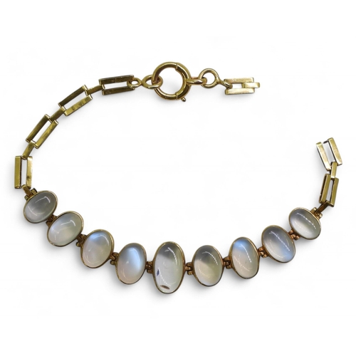 769 - A 9ct gold moonstone bracelet. Largest moonstone approx 11.8mm x 6.8mm x 3.5mm, weight 5.9mm