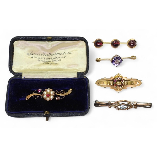 796 - A 15ct gold pearl and gem set brooch, weight 3.8gmsin original box, together with four 9ct gold gem ... 