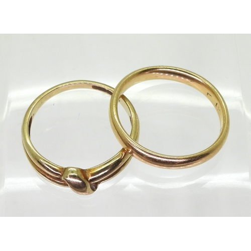 812 - An 18ct gold wedding ring, size P, weight 3.5gms, together with a 9ct gold ring, size N1/2, weight 1... 