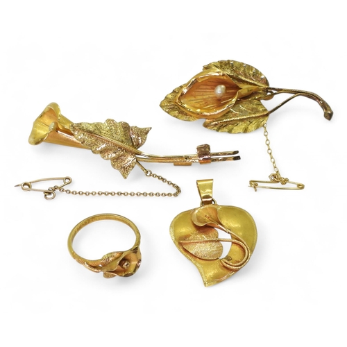 823 - Two arum lily brooches, a ring, and a pendant. Handmade, most stamped 18k, and set with freshwater p... 