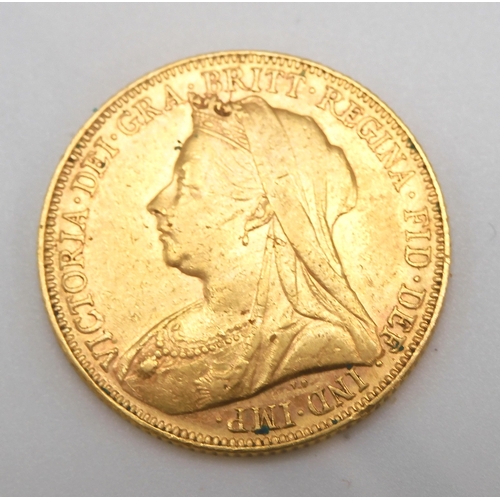 404 - VICTORIA (1837-1901) 1 SOVEREIGN 1901Obverse Older crowned and veiled bust ('Old Head') of Queen Vic... 