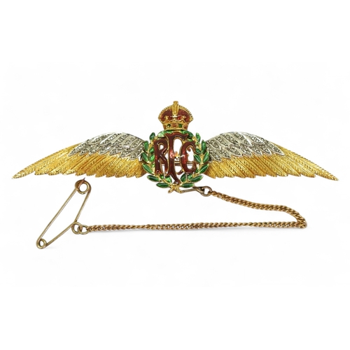 2610 - A ROYAL FLYING CORPS SWEETHEART BROOCHin 15ct gold with rose cut diamond and engraved feather wings,... 