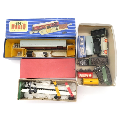 537 - Hornby Dublo - a boxed 00-gauge EDP13 2-6-4 Tank Passenger Train B.R. train set, T.P.O. Mail Van Set... 