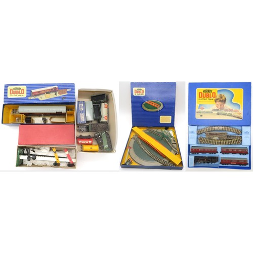 537 - Hornby Dublo - a boxed 00-gauge EDP13 2-6-4 Tank Passenger Train B.R. train set, T.P.O. Mail Van Set... 