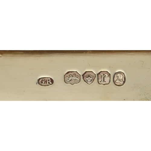 2548E - A WILLIAM IV SILVER SNUFF BOXby George Reid, London 1832, of rectangular form, with engine-turned de... 