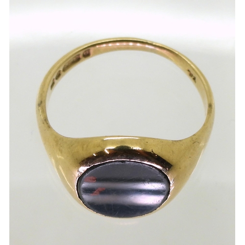 724 - A 9ct gold bloodstone signet ring, size N1/2, weight 3.2gms