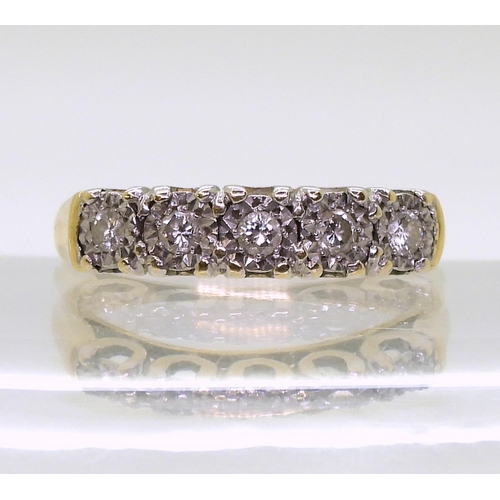 726 - An 18ct gold five stone illusion set diamond ring set with estimated approx 0.25cts of brilliant cut... 