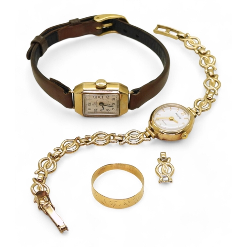 731 - A 9ct gold ladies Accurist watch and strap with an extra link, together with a 9ct cased ladies Reco... 