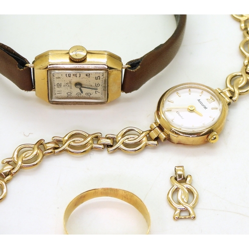 731 - A 9ct gold ladies Accurist watch and strap with an extra link, together with a 9ct cased ladies Reco... 