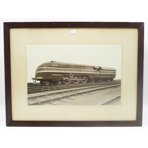 539A - A framed black and white photograph of the Coronation Class 6221 