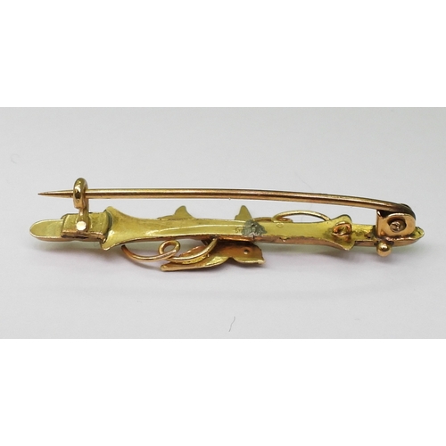 2795 - FOUR VINTAGE BROOCHESa bright yellow metal large bar brooch with a pearl studded dragonfly design, l... 