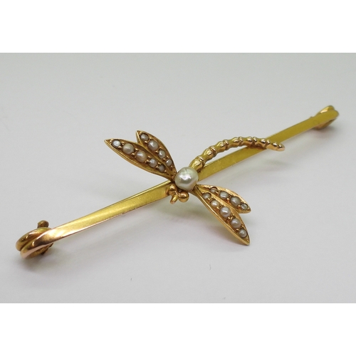 2795 - FOUR VINTAGE BROOCHESa bright yellow metal large bar brooch with a pearl studded dragonfly design, l... 