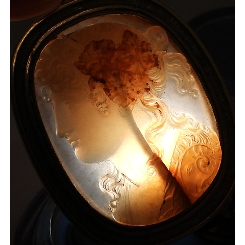 2796 - AN AGATE CAMEOpossibly depicting Medea and the golden fleece, finely carved in orange, white and gre... 