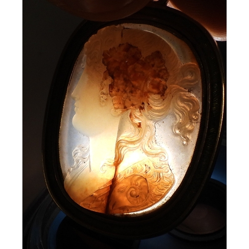 2796 - AN AGATE CAMEOpossibly depicting Medea and the golden fleece, finely carved in orange, white and gre... 