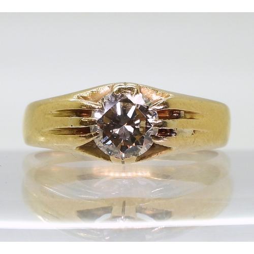 2806 - A GYPSY STYLE DIAMOND RINGthe 18k gold mount is set with an estimated approx 1.10ct brilliant cut di... 