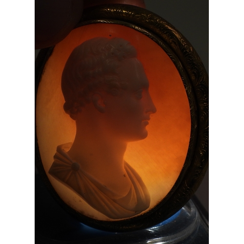 2812 - A CAMEO OF CESAR AUGUSTUSthe well carved cameo is approx 4.5cm x 3.8cm, in a yellow metal engraved b... 