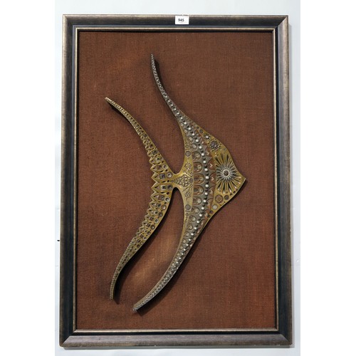 946 - GIOVANNI SHOEMAN (SOUTH AFRICAN 1940-1980) ANGEL FISH Relief on Hessian backing, signed, 71x 39cm... 