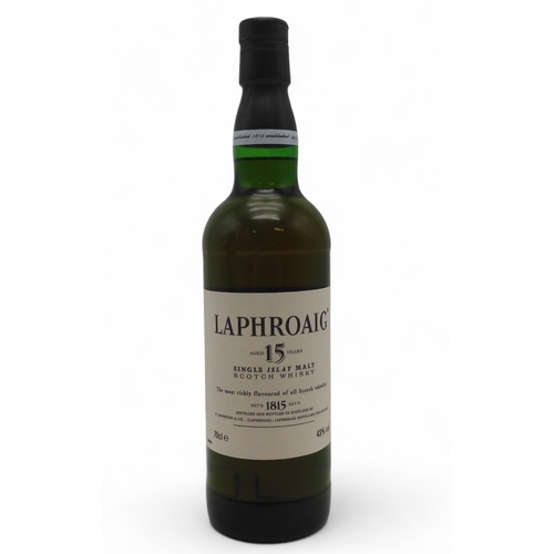 2699 - LAPHROAIG ISLAY AGED 15 YEARSIslay Single Malt Scotch Whisky aged 15 years 70cl 43% vol boxed... 