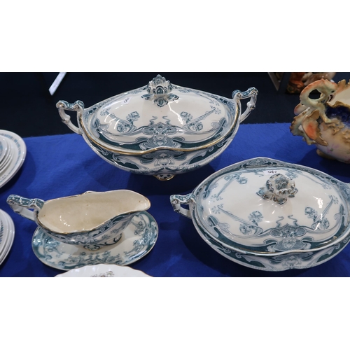 170 - A Royal Worcester Lavinia pattern dinner service, decorated with blackberries, comprising six dinner... 