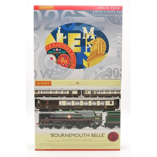 513 - A Hornby 00-gauge R2300 'Bournemouth Belle' Train Pack (BR 4-6-2 'New Zealand Line' Merchant Navy Cl... 