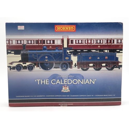 517 - A Hornby 00-gauge R2032 Special Presentation Edition 'The Midlothian' Train Pack, an R2045 Virgin Tr... 