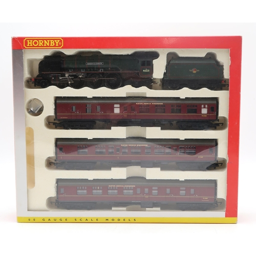 518 - A Hornby 00-gauge R2303M 'The Royal Scot' Train Pack, an R2176M 'The Lakes Express' Duchess Class Tr... 