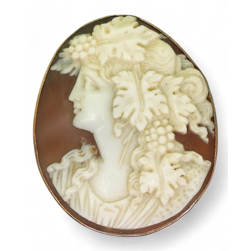 780 - A well carved cameo of a maiden in a yellow metal brooch mount, weight 7.3gms