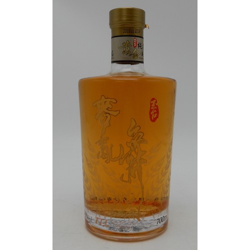 2682C - TAIWANESE GOLDEN PURE MALT WHISKY 2010One bottle of Taiwan Tobacco and Liquor Corporation Pure ... 