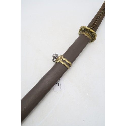 407 - A Japanese katana, in the style of a WW2 shin guntō, signed to the tang, the saya thickly painted in... 