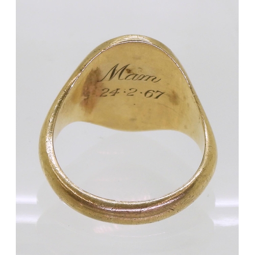 738 - A 9ct gold heavy weight signet ring, size V, weight 11.3gms