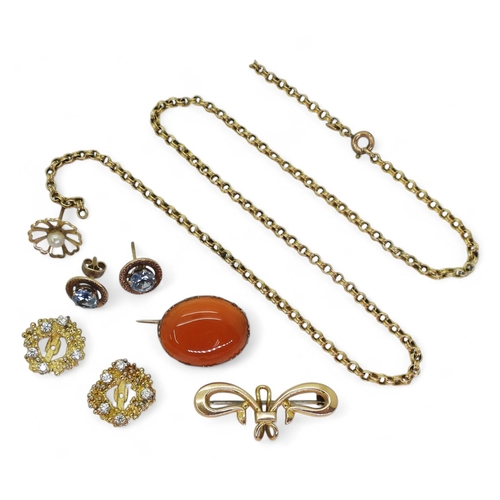 791 - A vintage 9ct fancy belcher chain (af), length 41.5cm, a 9ct fob brooch, a pair and  a half of 9ct e... 