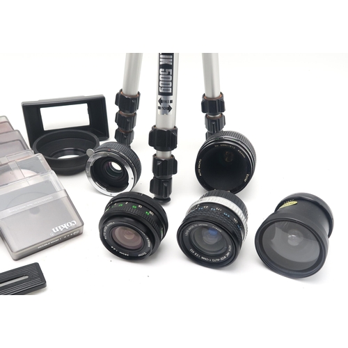 501 - Camera equipment, to include Hoya HMC Zoom & Macro 35-75mm 1:4 and Zoom 80-200mm 1:4 lenses, a T... 