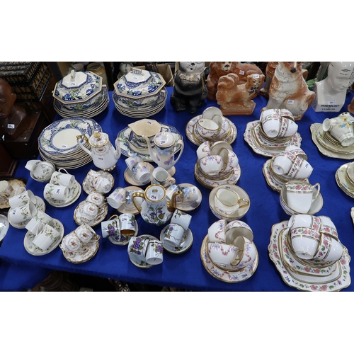 294 - Assorted tea and coffee wares including Roslyn China, Royal Albert together with Roya Doulton Merryw... 