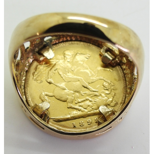 798 - An 1898 re strike half sovereign ring in a 9ct gold mount, size U, weight 8.6gms