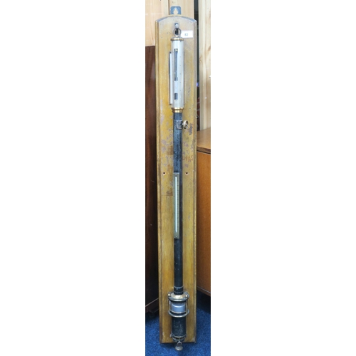 82 - A 19th century scientific stick barometer/thermometer, 113cm high 