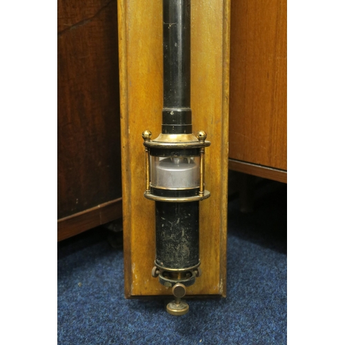 82 - A 19th century scientific stick barometer/thermometer, 113cm high 