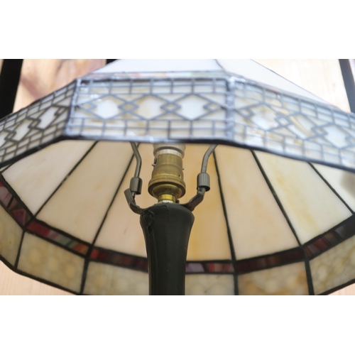 86 - A 20th century opaque glass Tiffany style table lamp with shaped bronzed base, 47cm high x 31cm diam... 