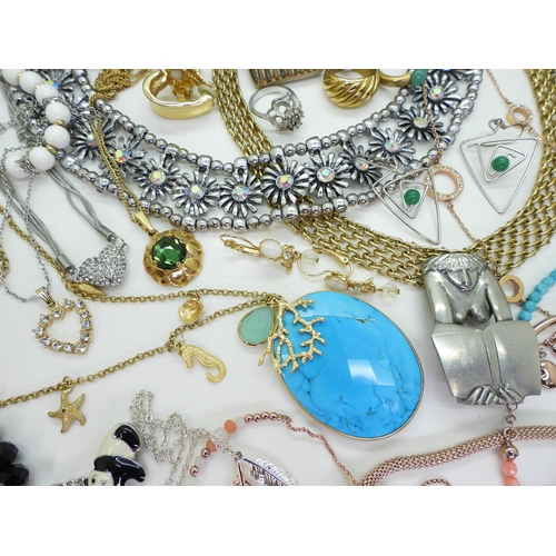 898A - A collection of costume jewellery to include a sea themed necklace, items by Hot Diamonds and Lola R... 