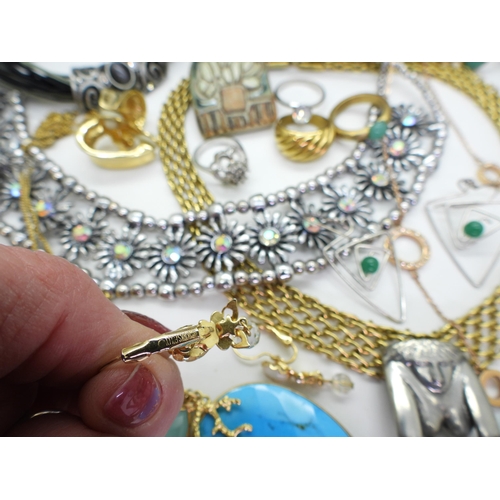 898A - A collection of costume jewellery to include a sea themed necklace, items by Hot Diamonds and Lola R... 