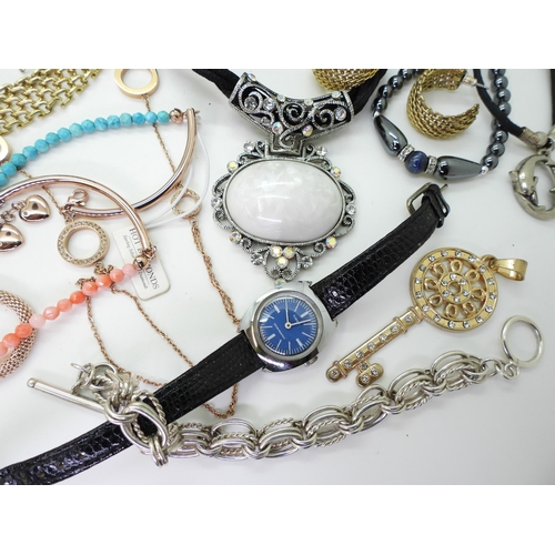 898A - A collection of costume jewellery to include a sea themed necklace, items by Hot Diamonds and Lola R... 